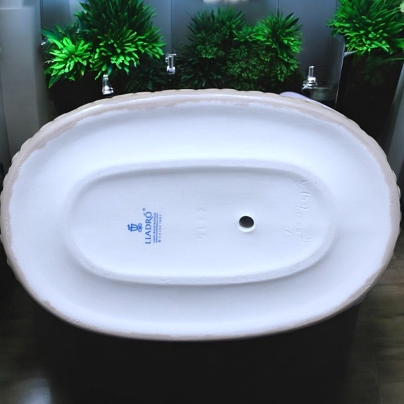 Retired Lladró August Moon or Geisha Japanese Girl Serving Tea #5122 - Picture 16 of 16